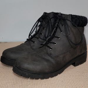 Women's lace up boots